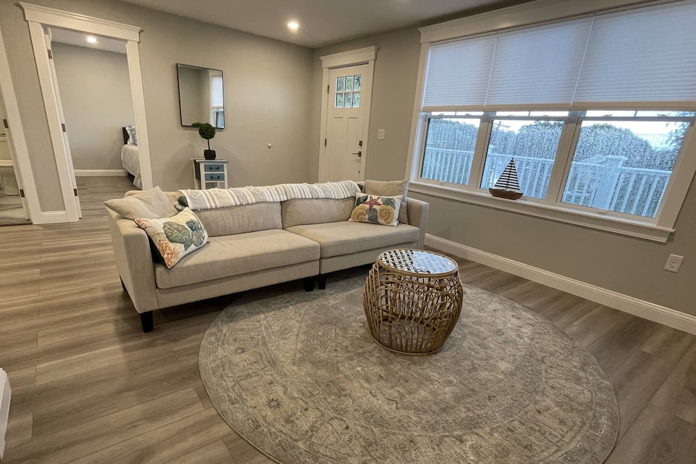 Photo of Livingroom in Nahant