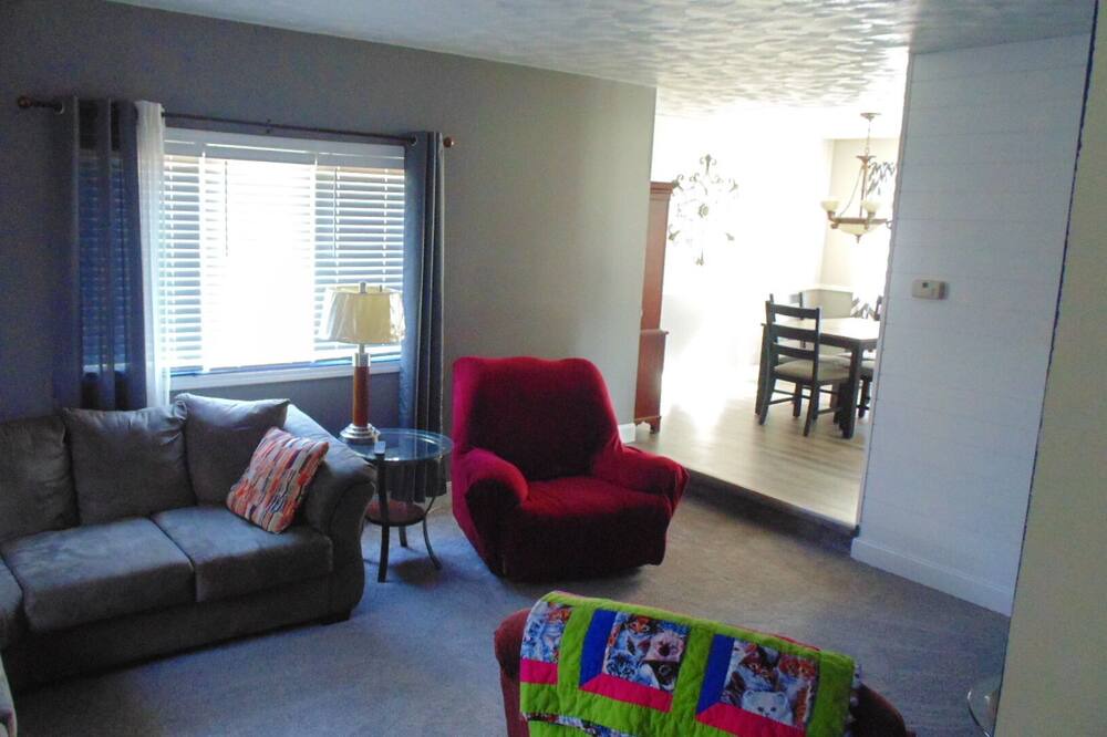Photo of Livingroom in Treasure Lake