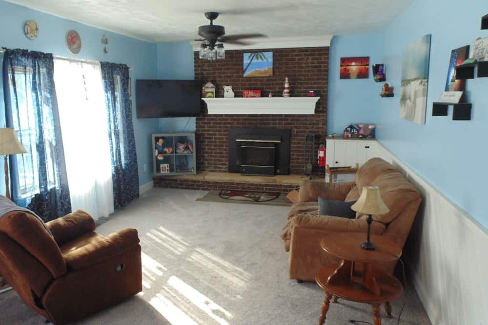 Photo of Livingroom in Treasure Lake