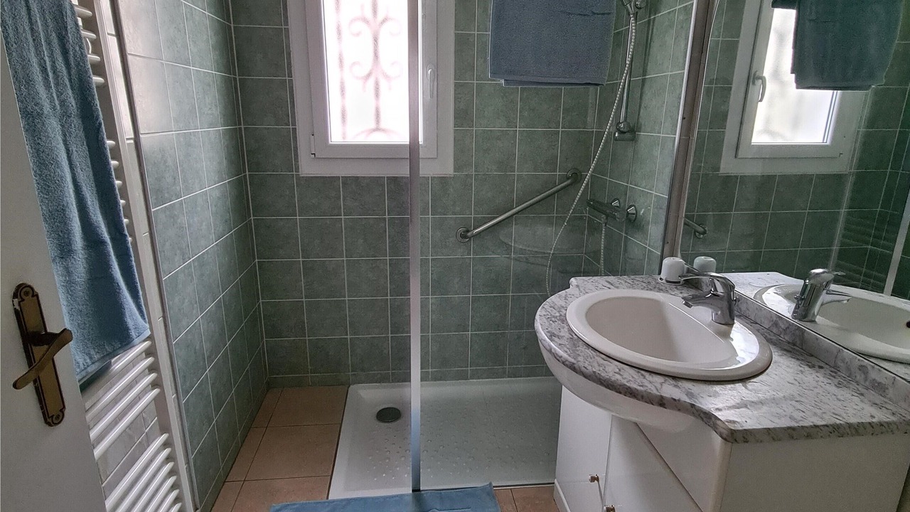 Photo of Bathroom in Briare