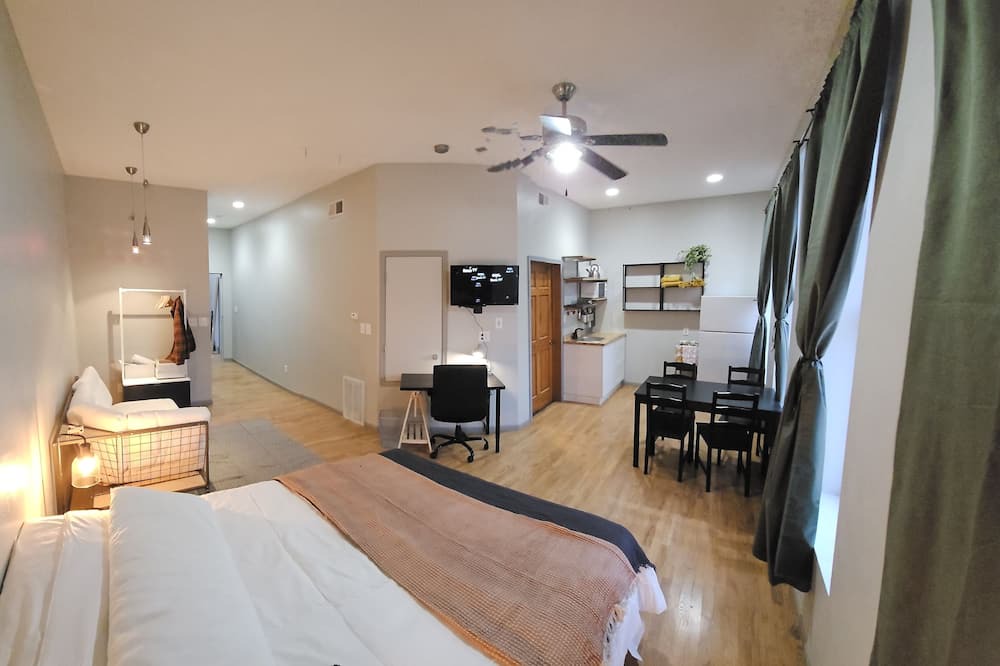 Photo of Others in Aurora