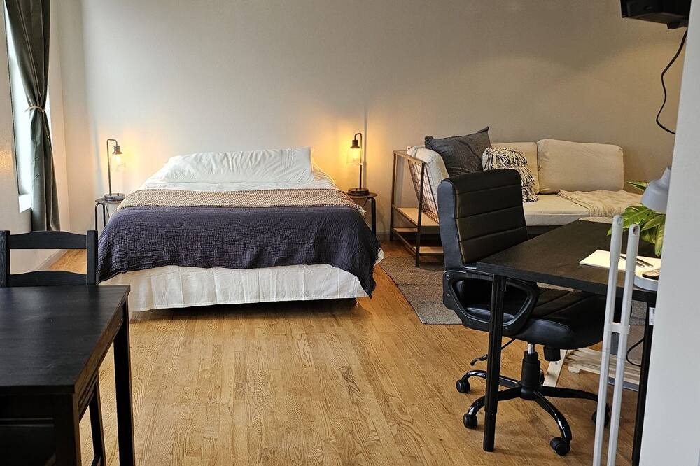 Photo of Bedroom in Aurora