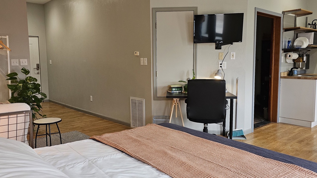 Photo of Others in Aurora