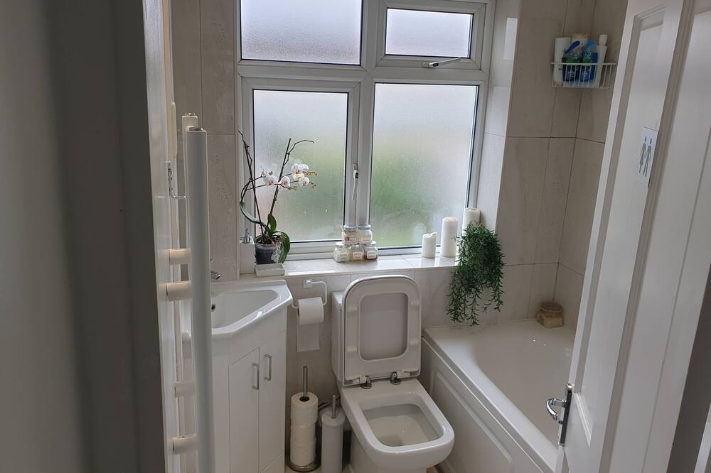 Photo of Bathroom in Ponders End