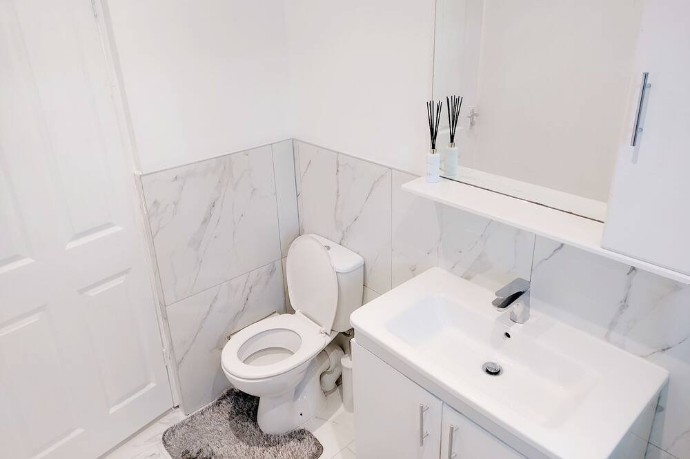 Photo of Others in Ponders End