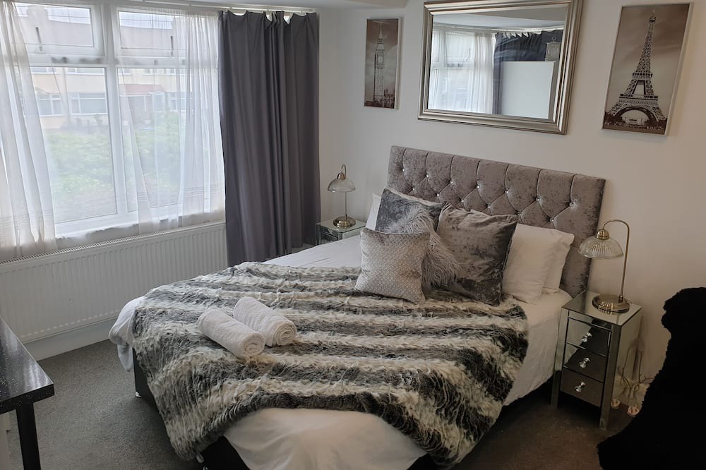 Photo of Bedroom in Ponders End