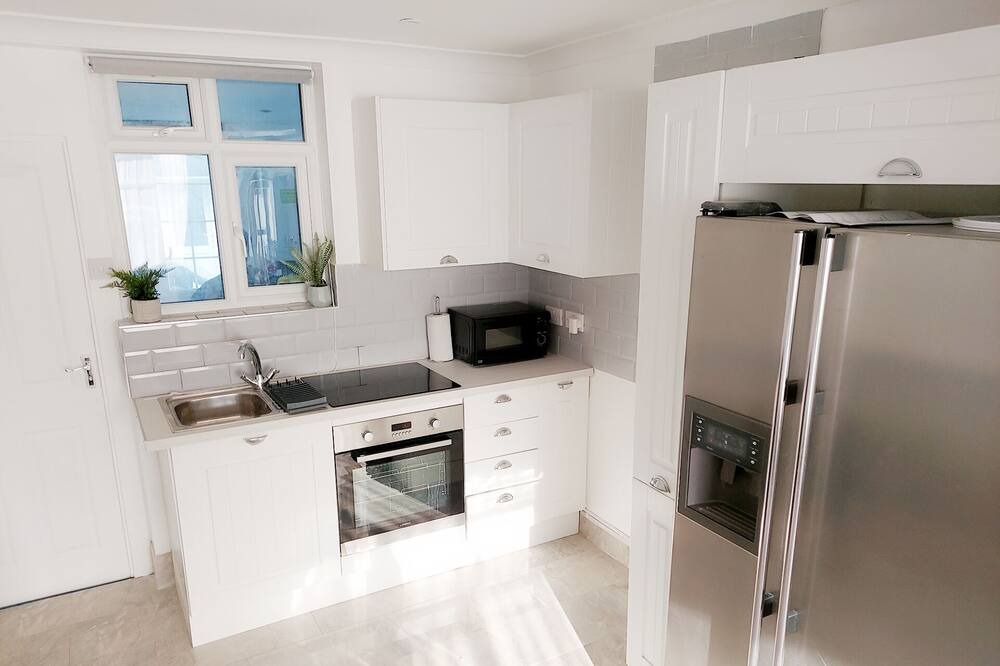 Photo of Others in Ponders End