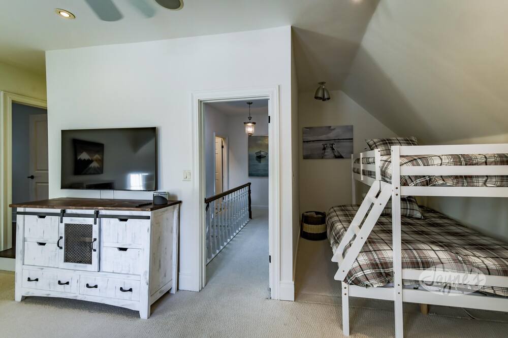 Photo of Bedroom in Collingwood