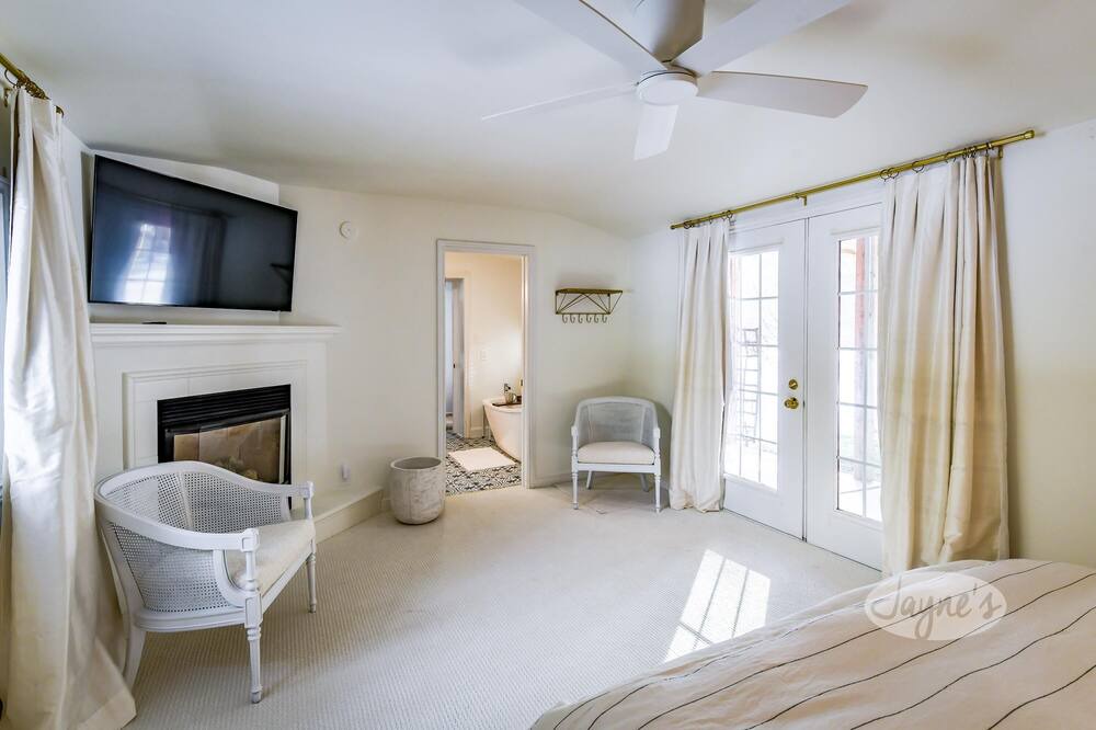 Photo of Livingroom in Collingwood