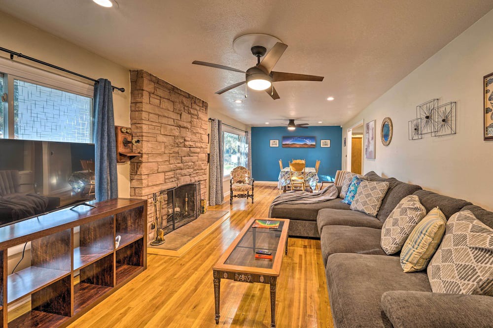 Photo of Livingroom in Caldwell