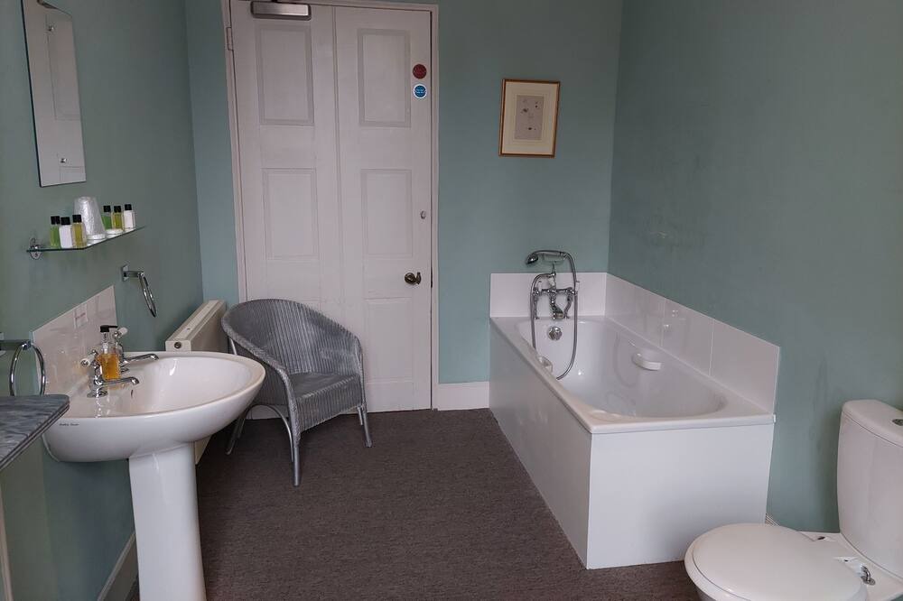 Photo of Bathroom in Moggerhanger
