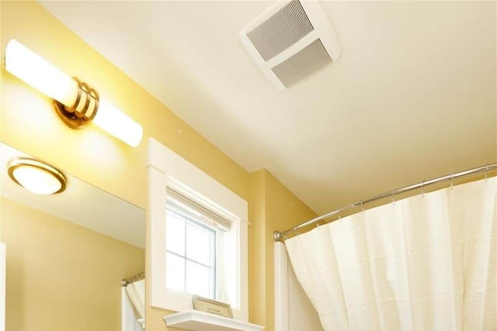 Photo of Bathroom in Oroville