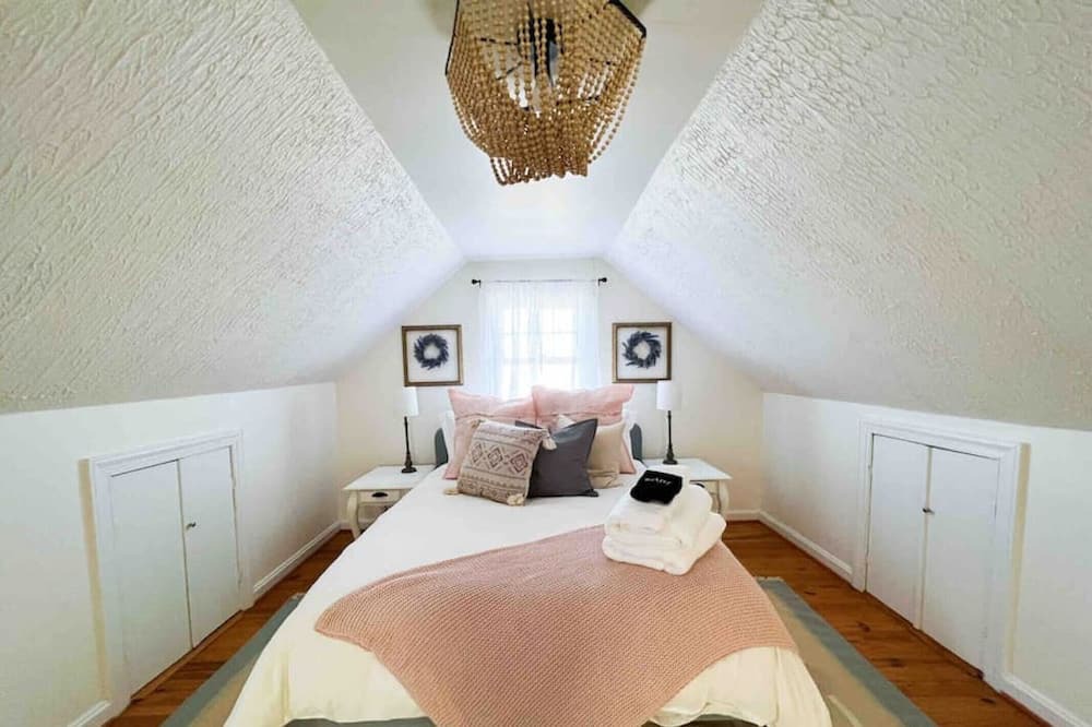 Photo of Bedroom in Piney Point