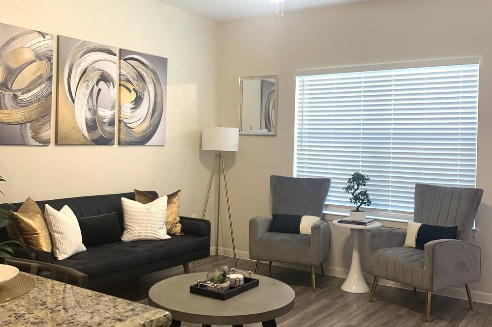 Photo of Livingroom in College Station
