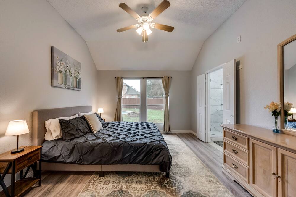 Photo of Bedroom in Rowlett