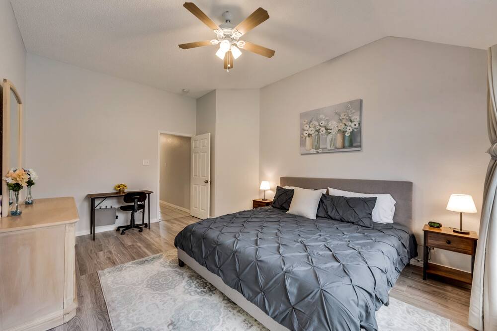 Photo of Bedroom in Rowlett