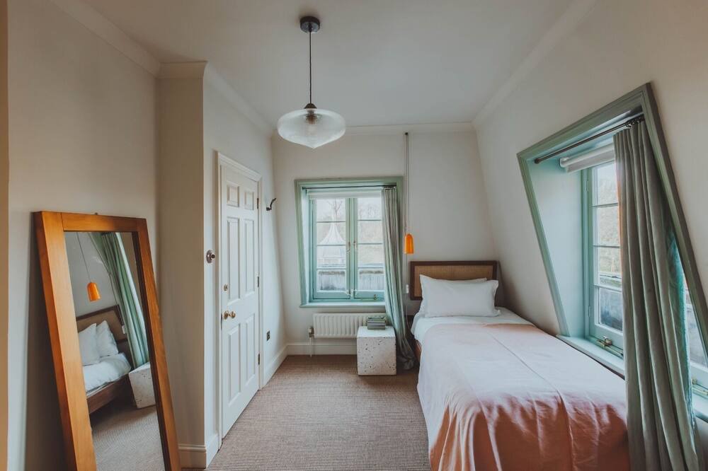 Photo of Bedroom in Waltham Cross