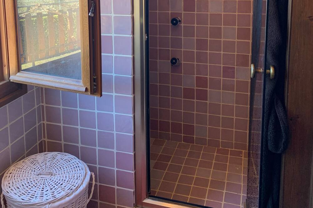 Photo of Bathroom in Joncelets
