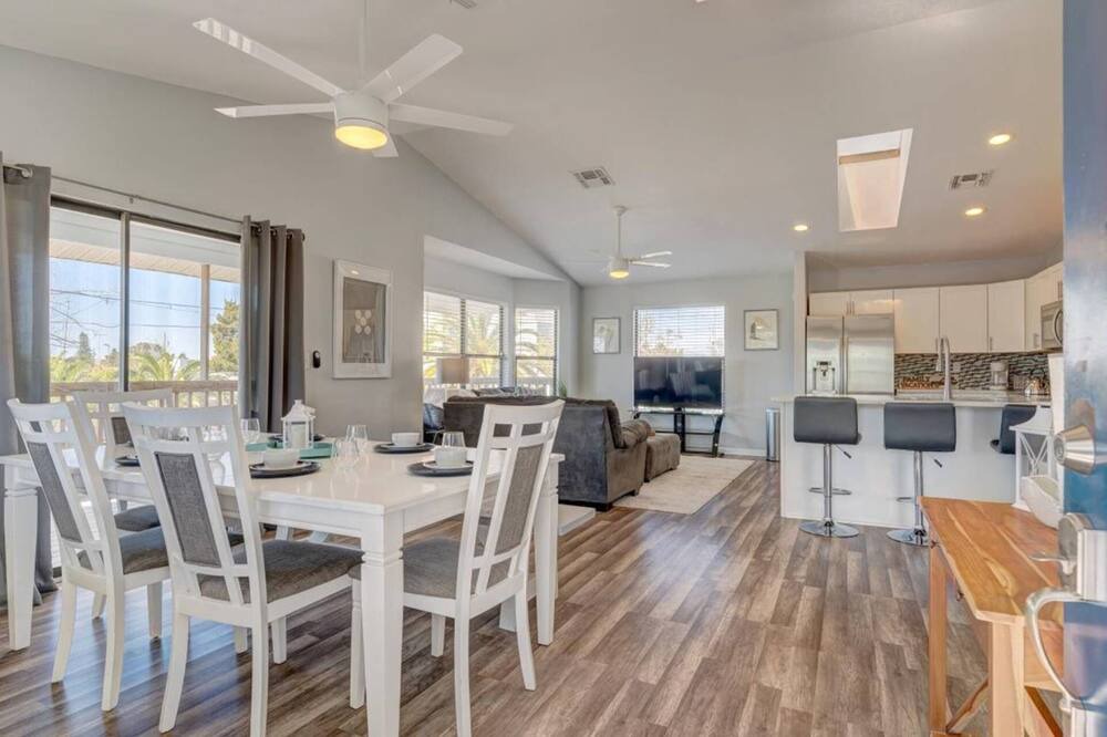 Photo of Bathroom in Hudson Beach Estates