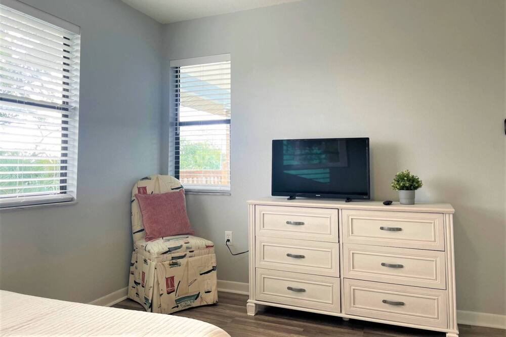 Photo of Bedroom in Hudson Beach Estates