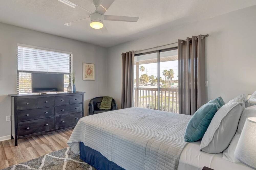 Photo of Bedroom in Hudson Beach Estates