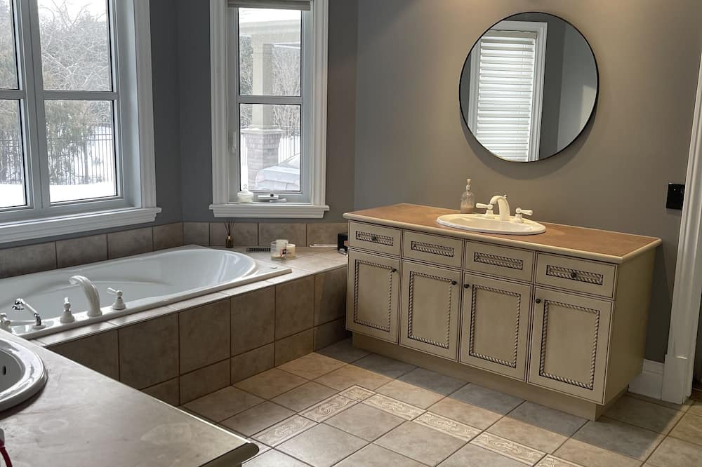 Photo of Bathroom in Rosemere