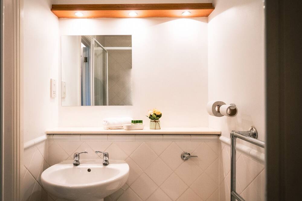 Photo of Bathroom in Winnersh