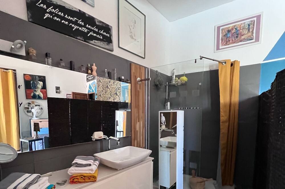 Photo of Bedroom in Bernis