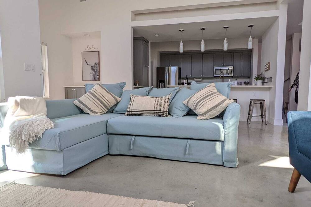 Photo of Livingroom in South Lamar