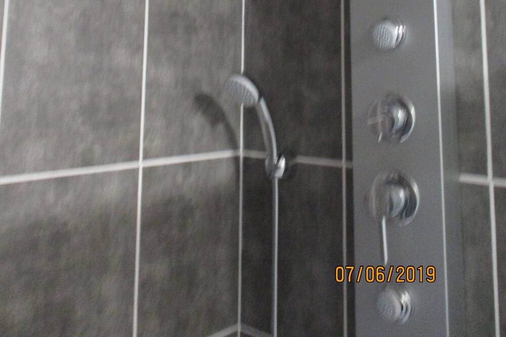 Photo of Bathroom in Ardenne Metropole