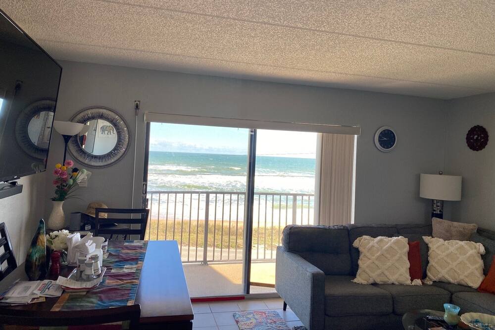 Photo of Livingroom in Ormond-by-the-Sea