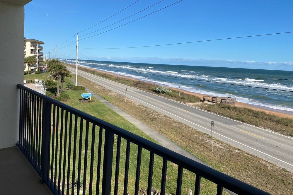 Photo of Patio Balcony in Ormond-by-the-Sea