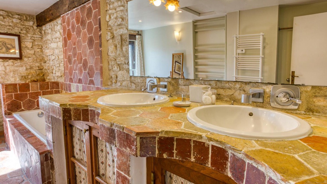 Photo of Bathroom in Montainville