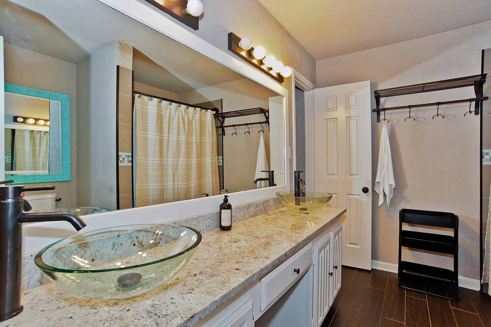 Photo of Bathroom in Valley Ranch