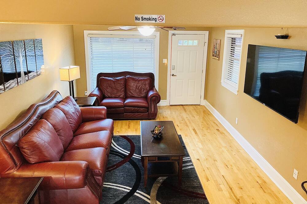 Photo of Livingroom in Pine Bluff