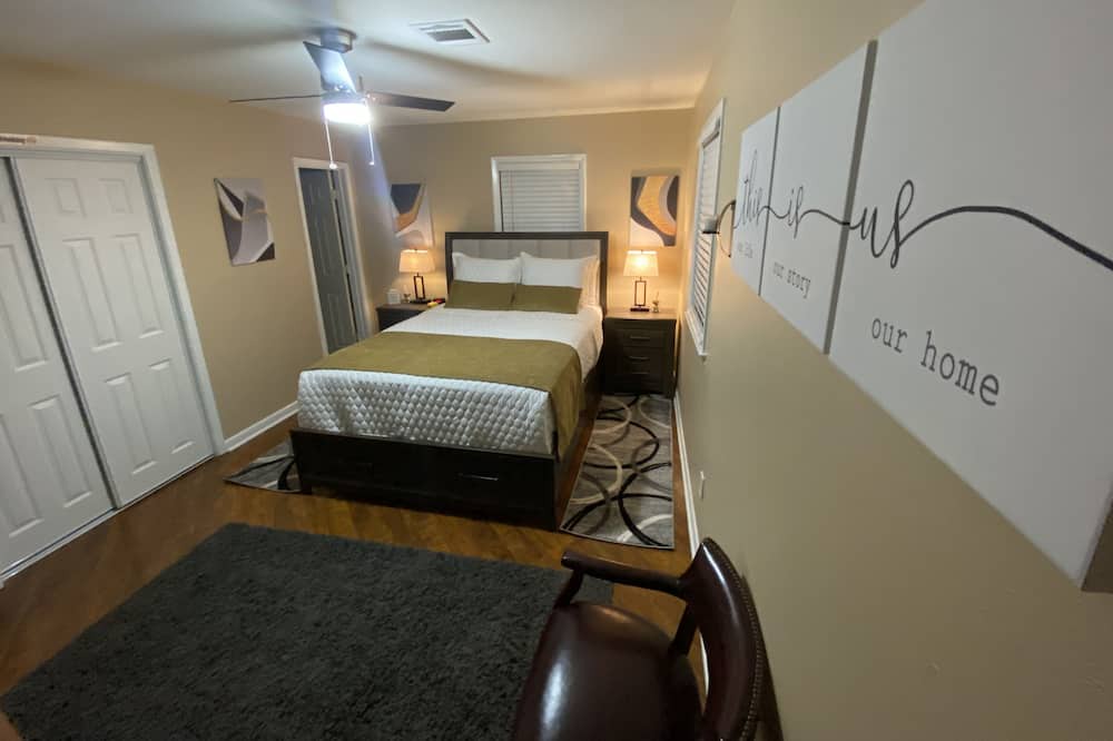 Photo of Bedroom in Pine Bluff