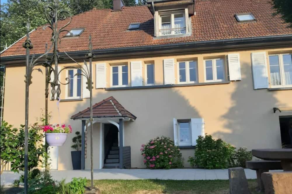 Photo of Outdoor in Pierre-Percee