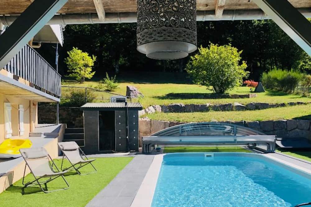 Photo of Outdoor in Pierre-Percee