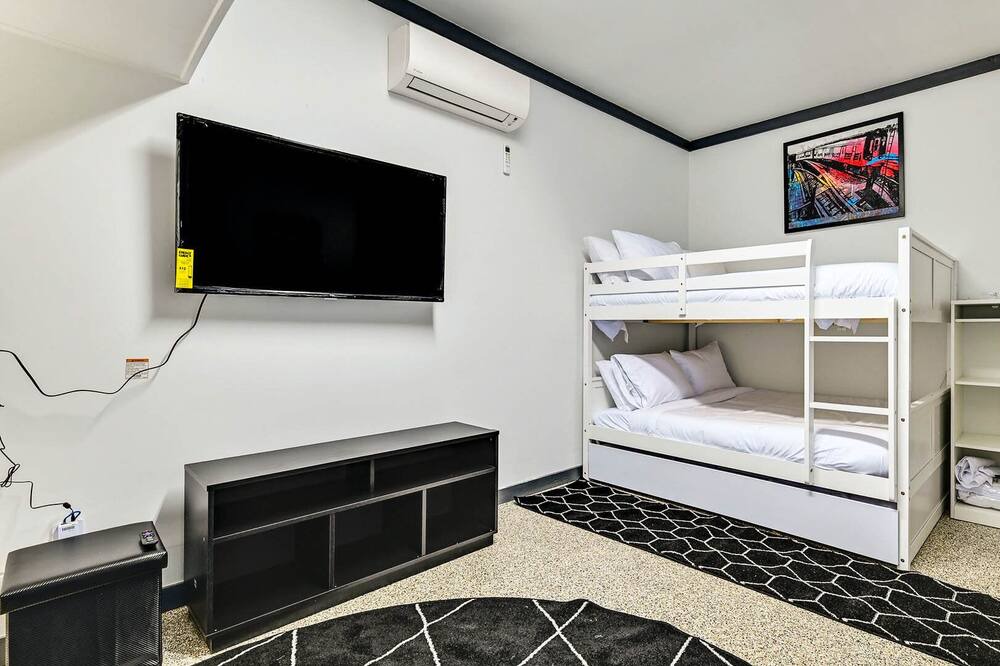 Photo of Bedroom in Montopolis