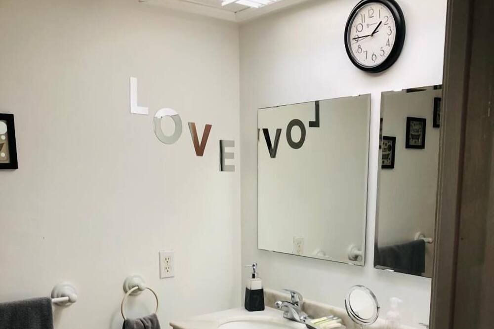 Photo of Bedroom in Joel