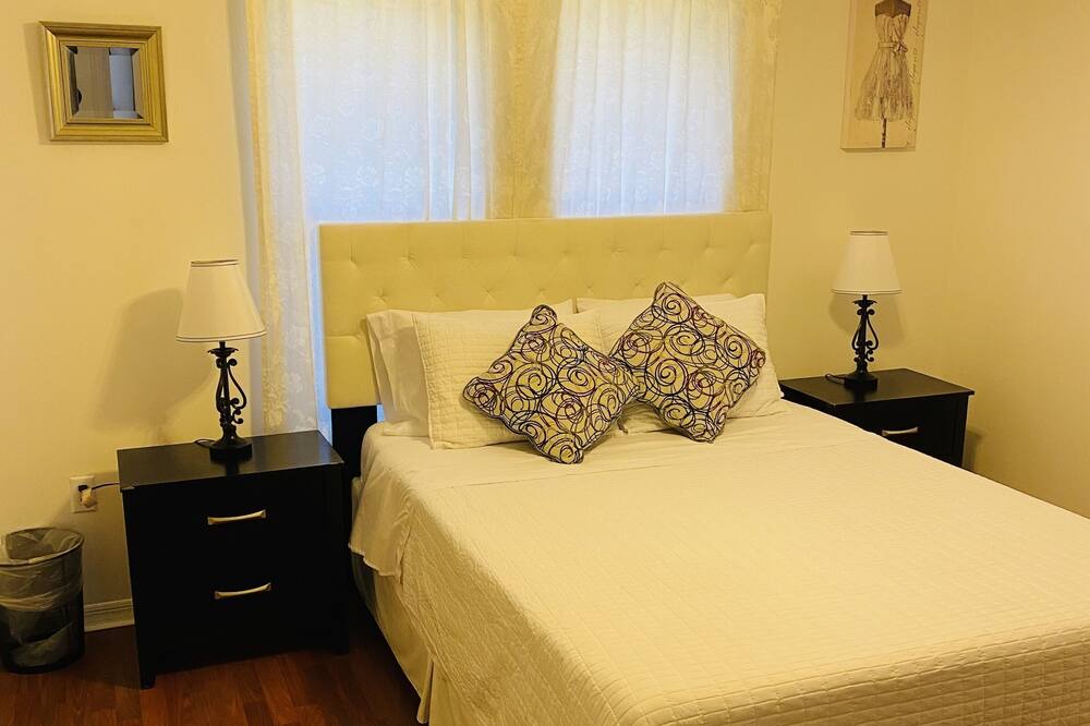Photo of Bedroom in Joel