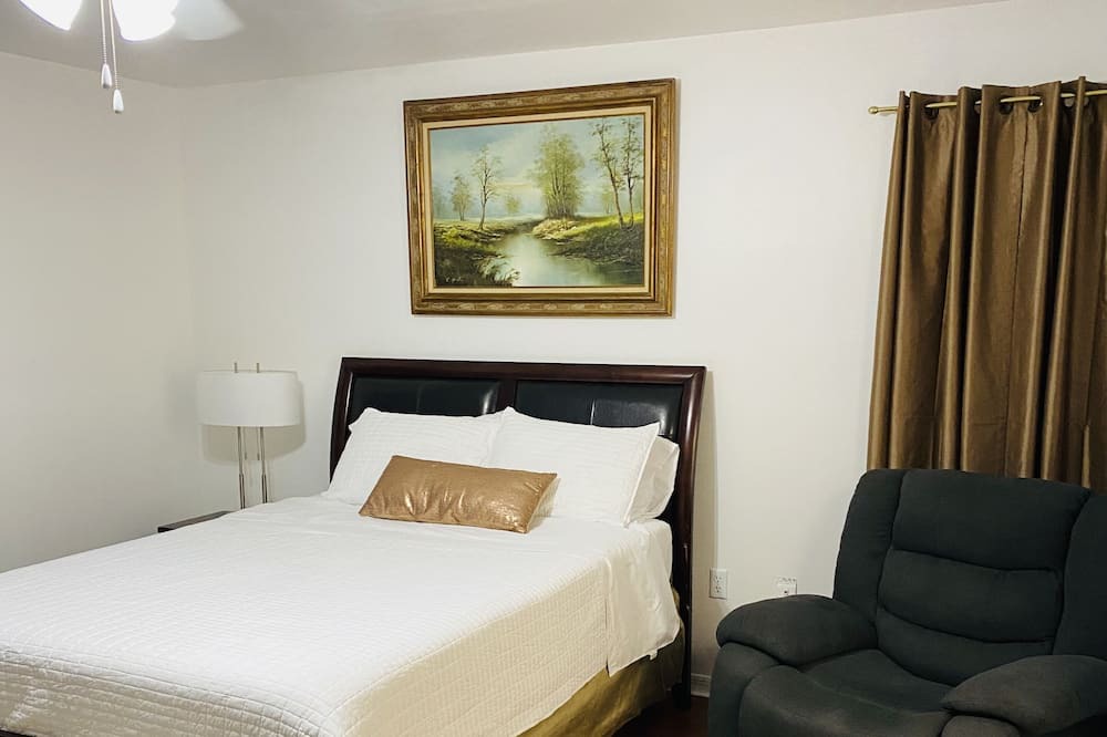 Photo of Bedroom in Joel