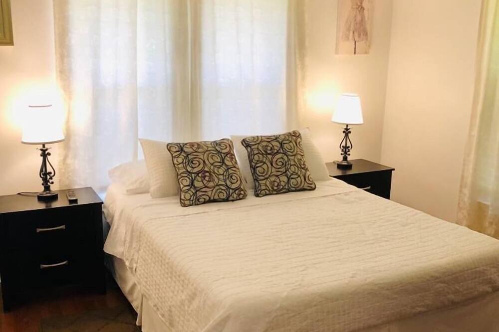 Photo of Bedroom in Joel