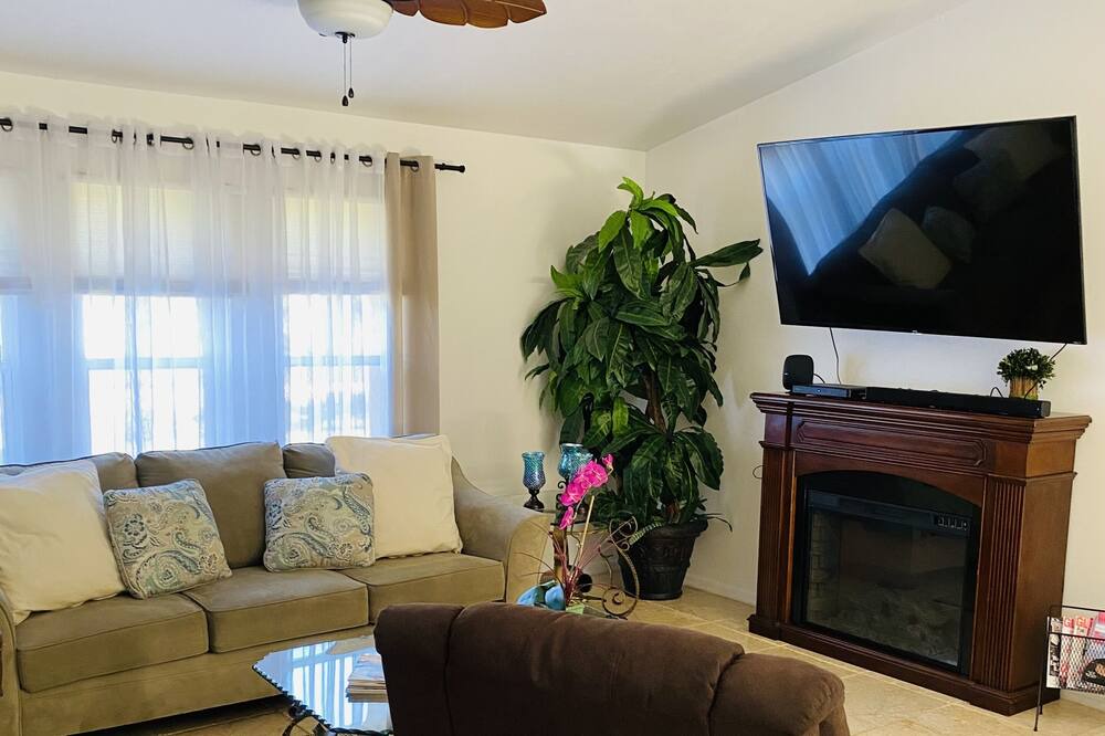 Photo of Livingroom in Joel
