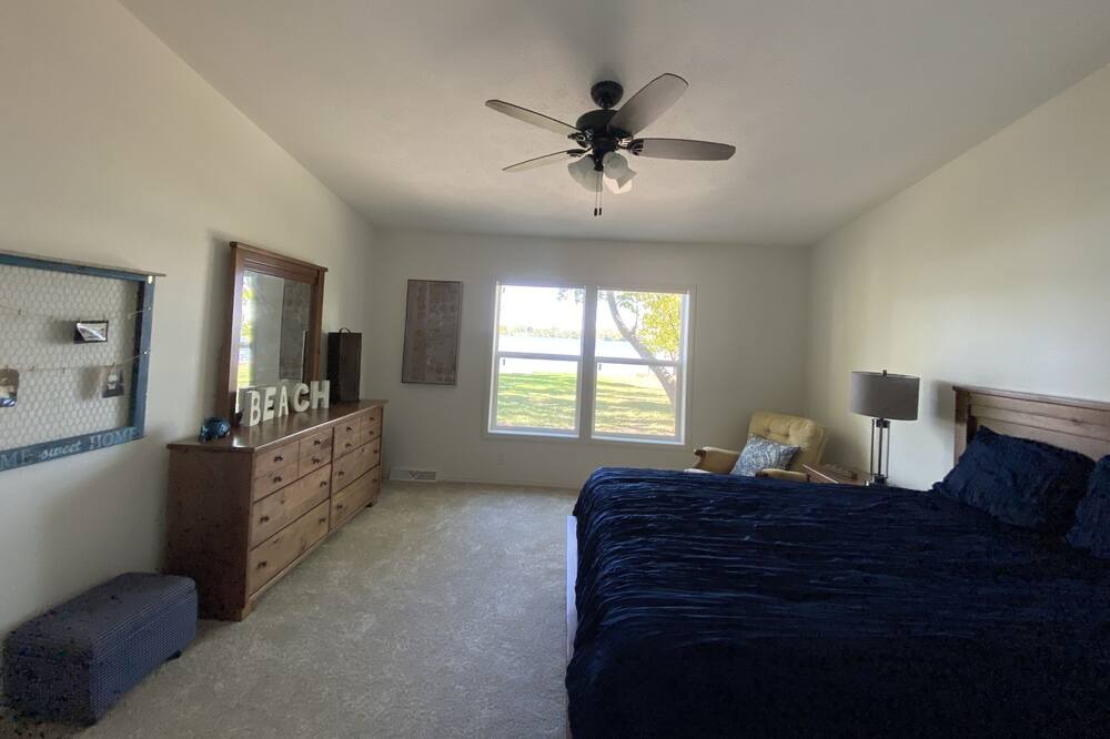 Photo of Bedroom in Battle Lake
