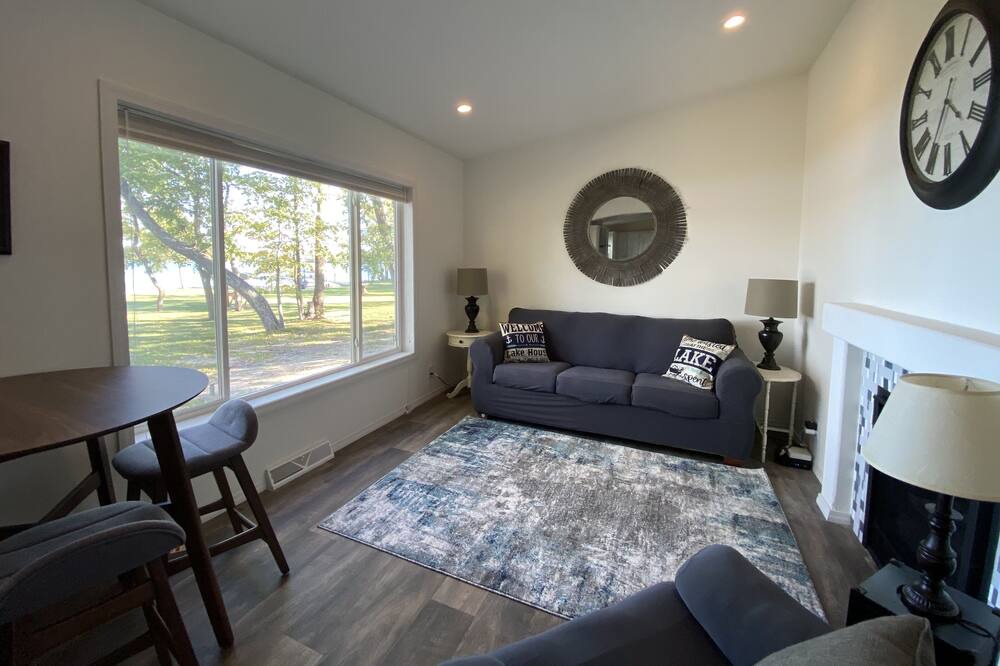 Photo of Livingroom in Battle Lake