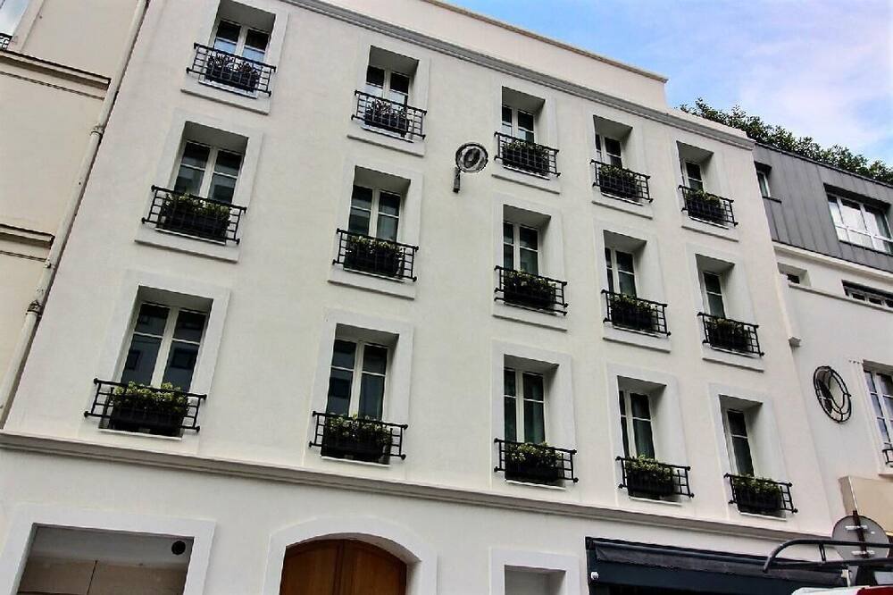 Photo of Outdoor in Quartier des Grandes-Carrieres