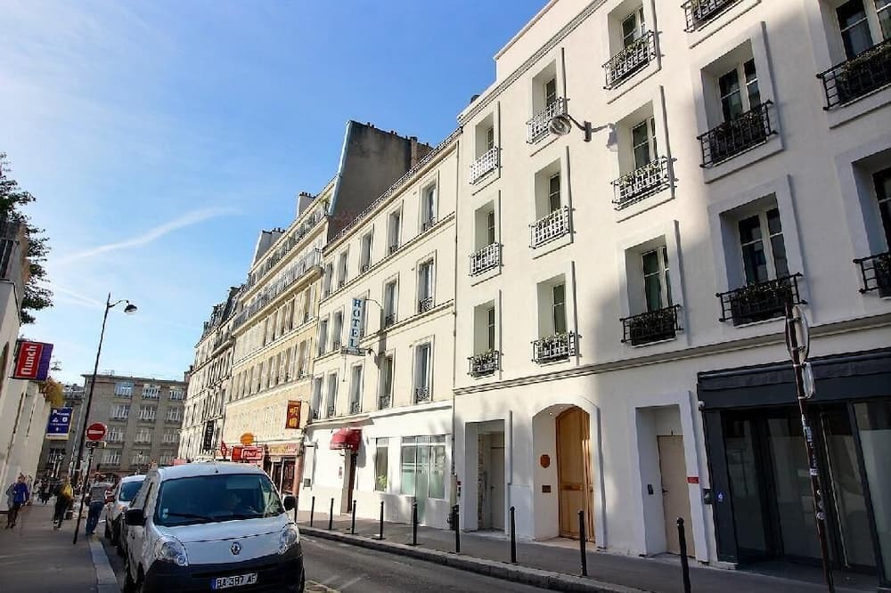 Photo of Outdoor in Quartier des Grandes-Carrieres