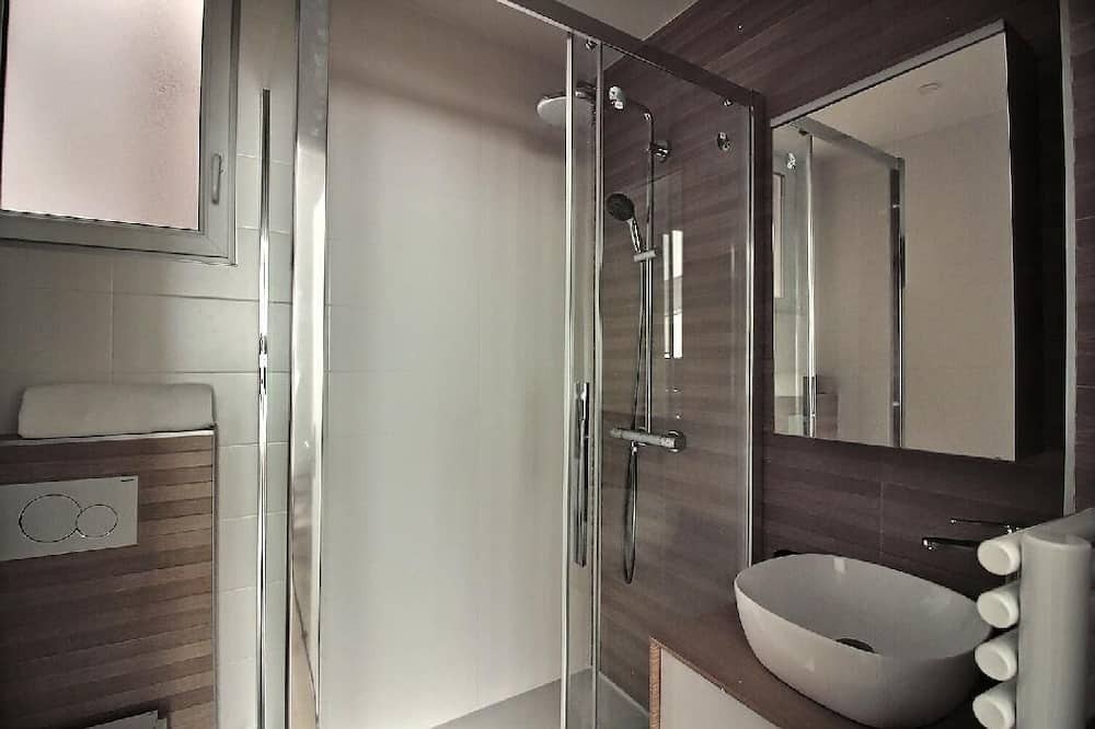 Photo of Bathroom in Arsenal