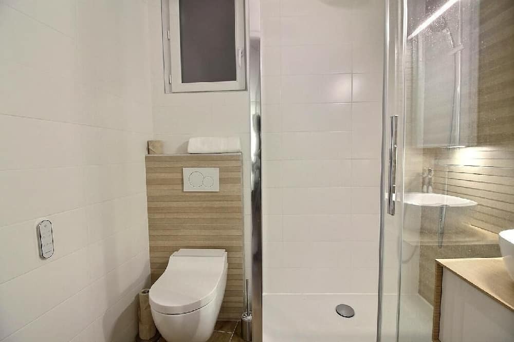 Photo of Bathroom in Arsenal